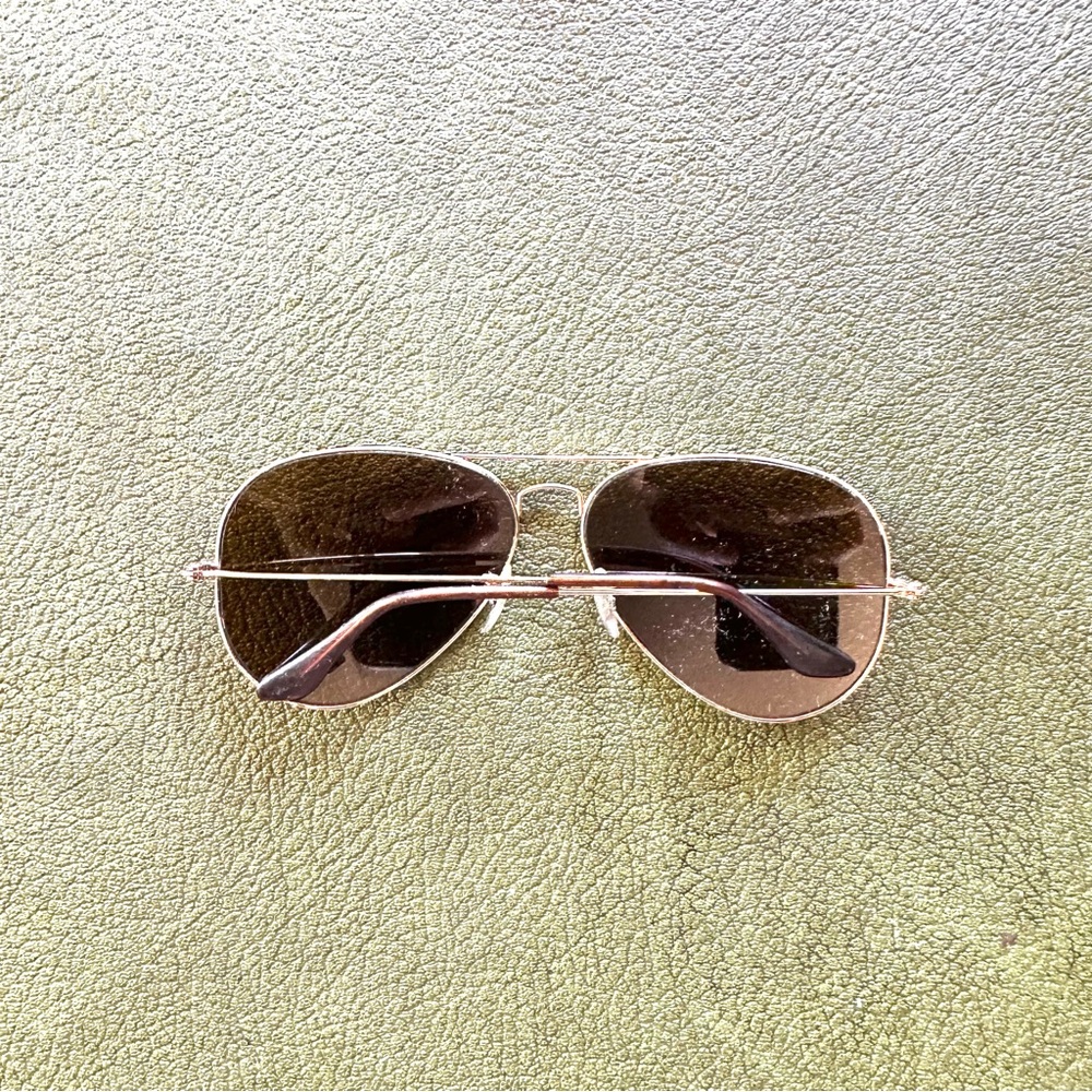 Ray-Ban Gold Aviator Sunglasses with Brown Case - Picture 5 of 7